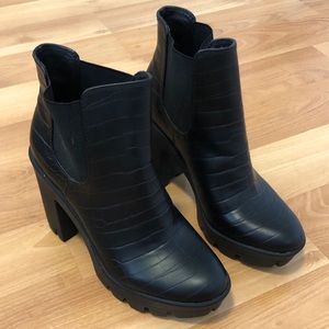 Jessica Simpson Black Vegan Leather Crocodile Black Platform Boots